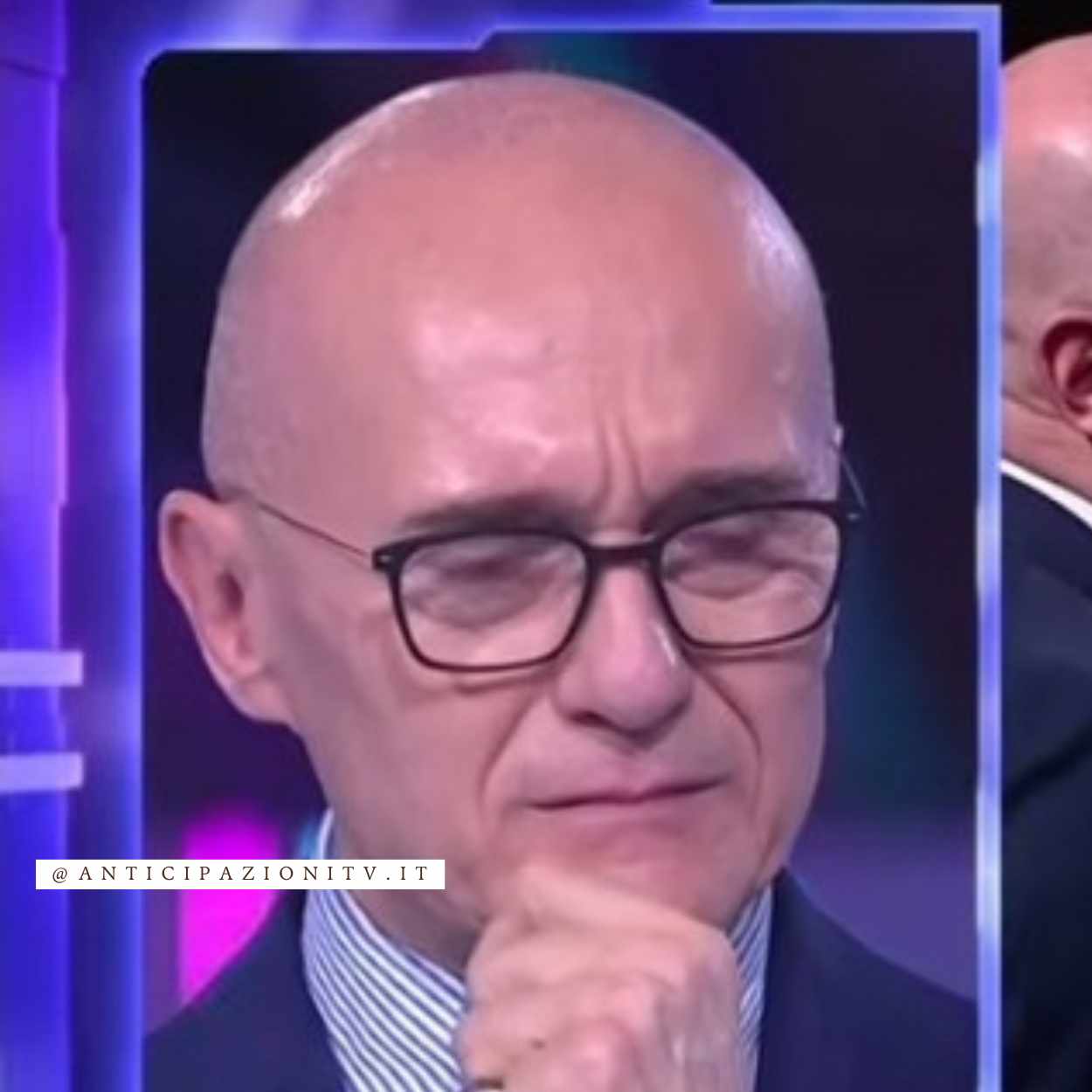 Grande Fratello, Alfonso Signorini in lacrime: “A 31 anni ho raccontato di essere gay”