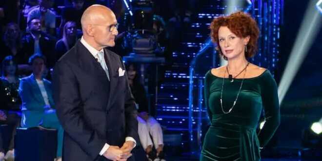 Grande fratello, Beatrice Luzzi ufficializzata come opinionista: il messaggio per Alfonso Signorini