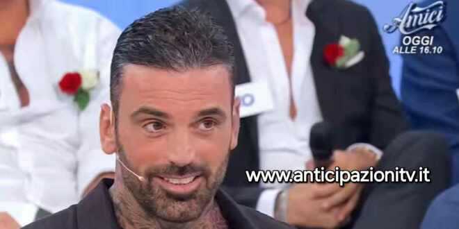 Uomini e Donne, Mario Cusitore a letto con due dame: lacrime e rivelazioni intime in studio